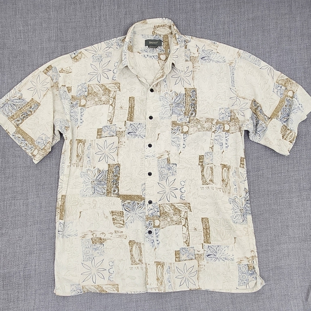 Vintage Bruno 100% Silk Hawaiian Themed Button Down Casual Pocket Shirt. Large.